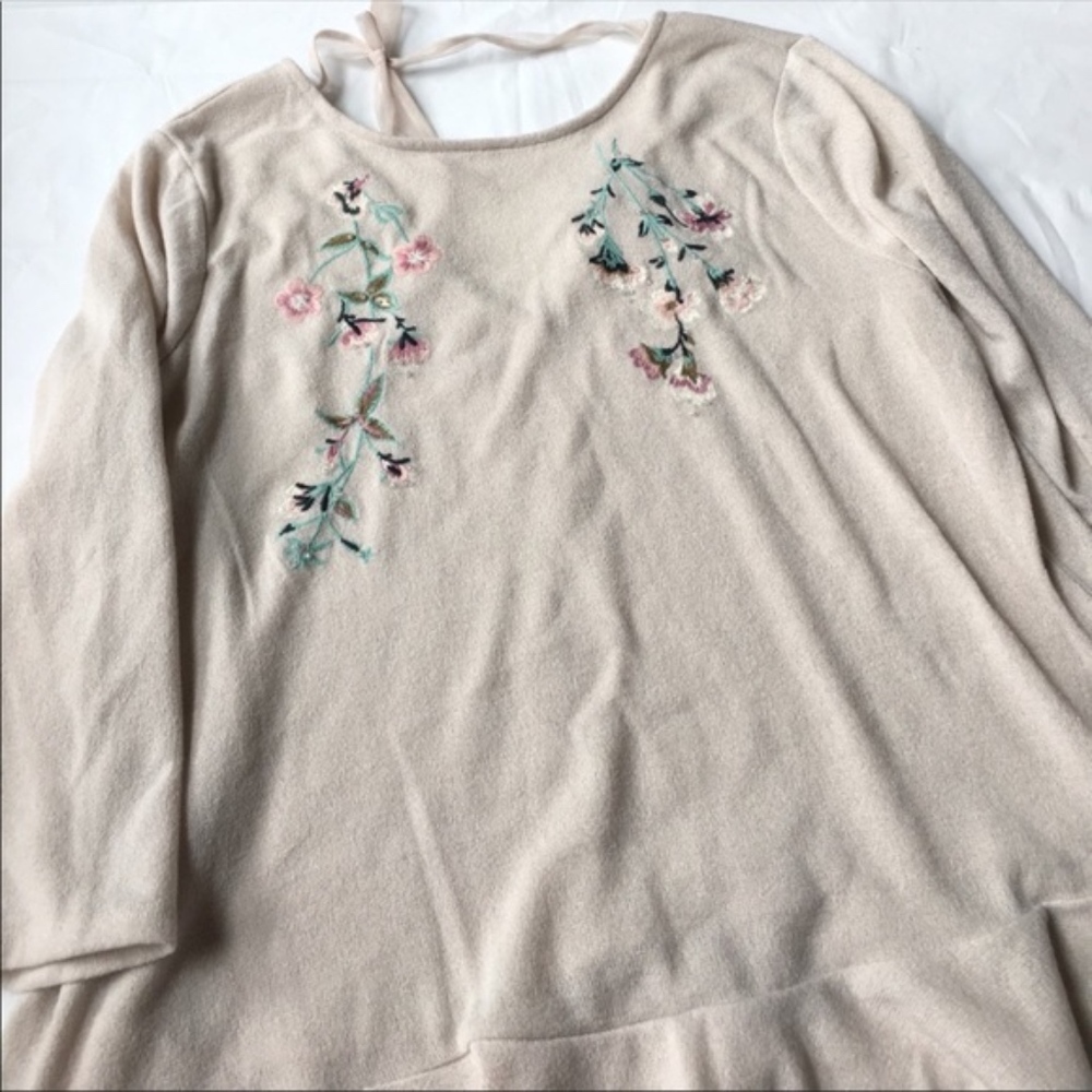 LC Lauren Conrad Embroidered Peplum Sweater New - Picture 6 of 8
